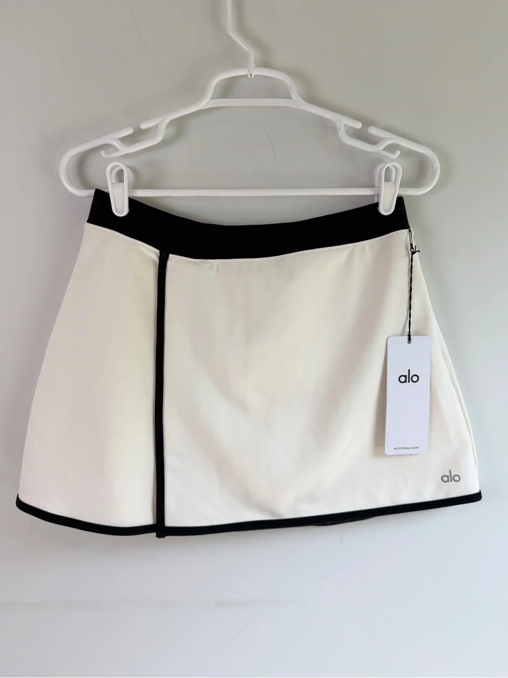 ALO Yoga new tag